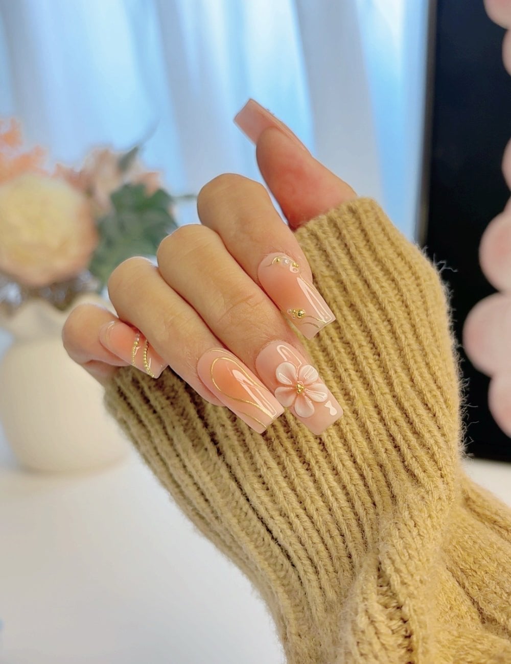 Peach Square Nails with Gold Lines and 3D Flowers Peach Square Nails with Gold Lines and 3D Flowers — Peach Coffin Nails 2027