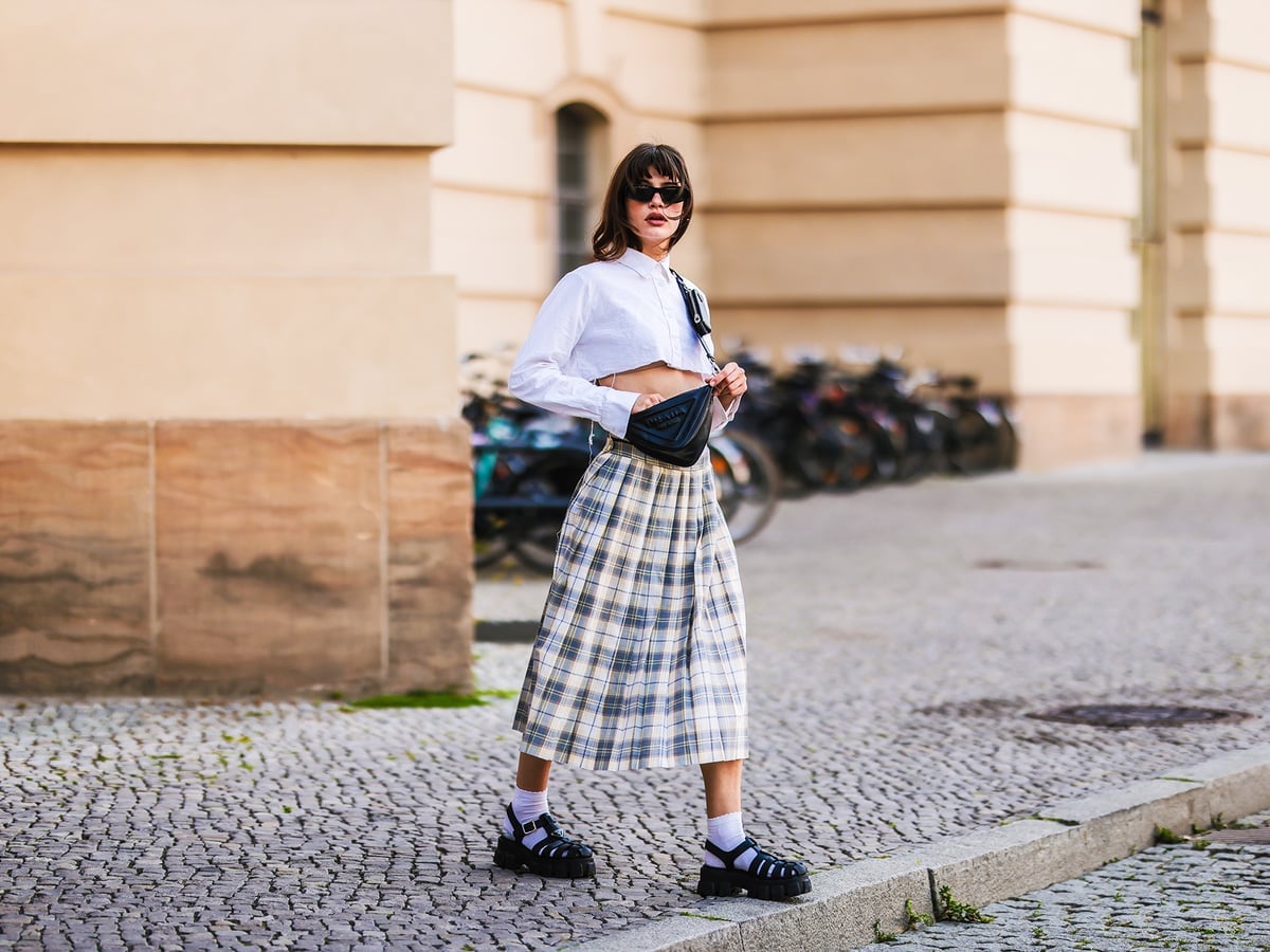 Blue White Plaid Pleated Midi Skirt With Cropped Shirt Blue White Plaid Pleated Midi Skirt With Cropped Shirt — Plaid Pleated Skirt Outfits 2027