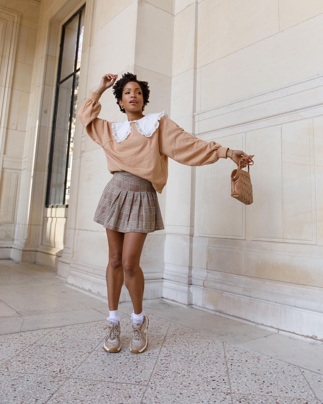 Plaid Mini Skirt With Oversized Sweatshirt Plaid Mini Skirt With Oversized Sweatshirt — Plaid Tennis Skirt Outfits 2027