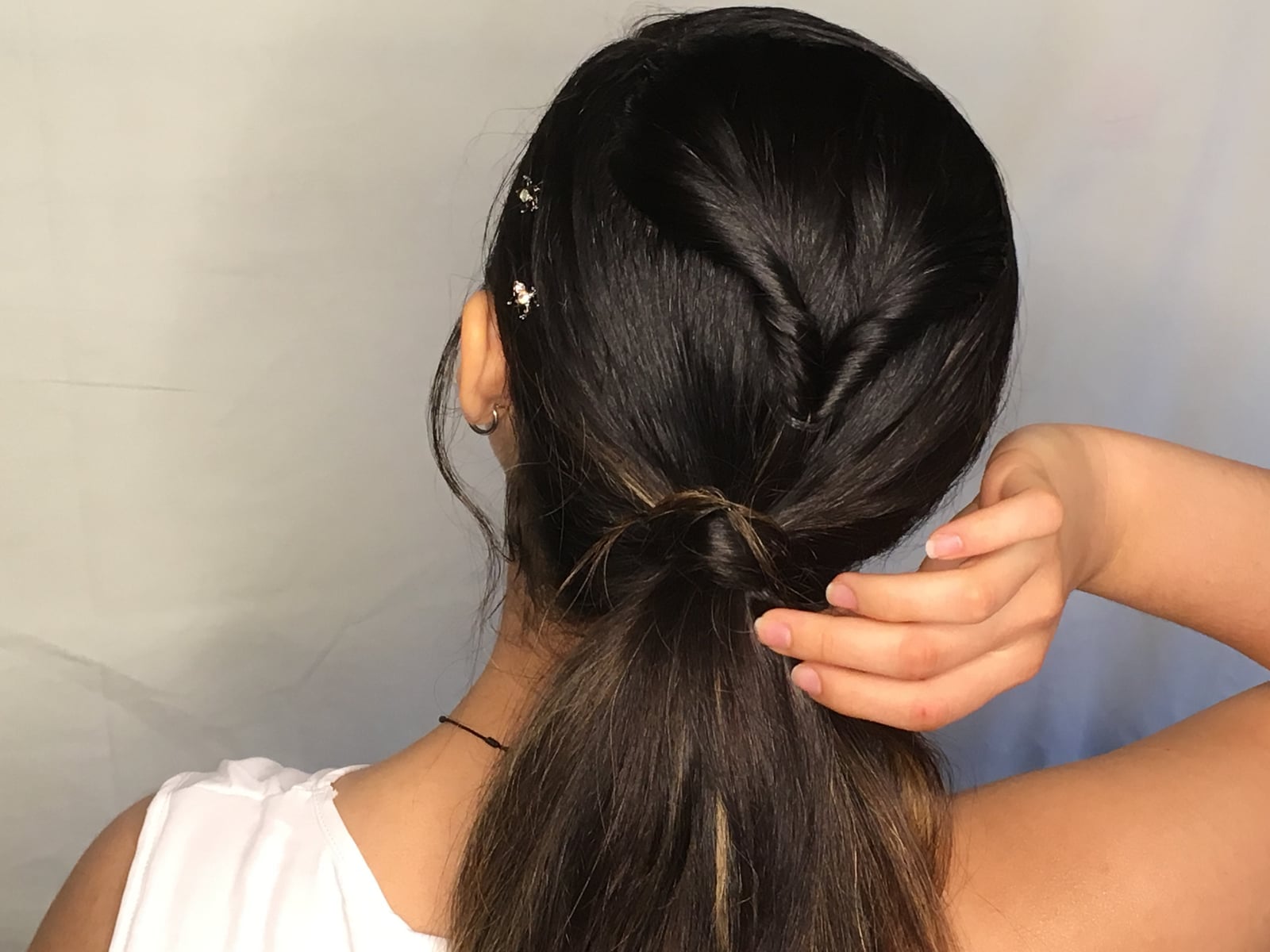Dark Brown Ponytail With Blonde Highlights Back View Dark Brown Ponytail With Blonde Highlights Back View — Ponytail Disney Hairstyles 2027