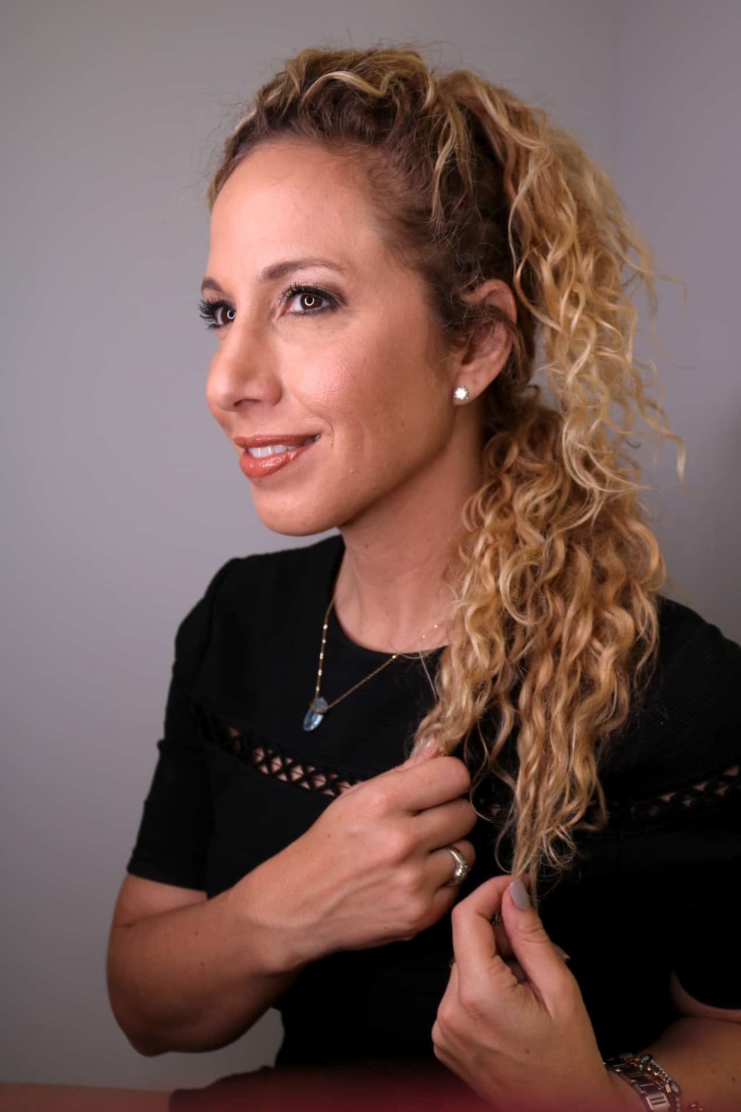Blonde Collarbone Length Tight Curl Ponytail Blonde Collarbone Length Tight Curl Ponytail — Ponytail Hairstyles 2027 for Curly Hair