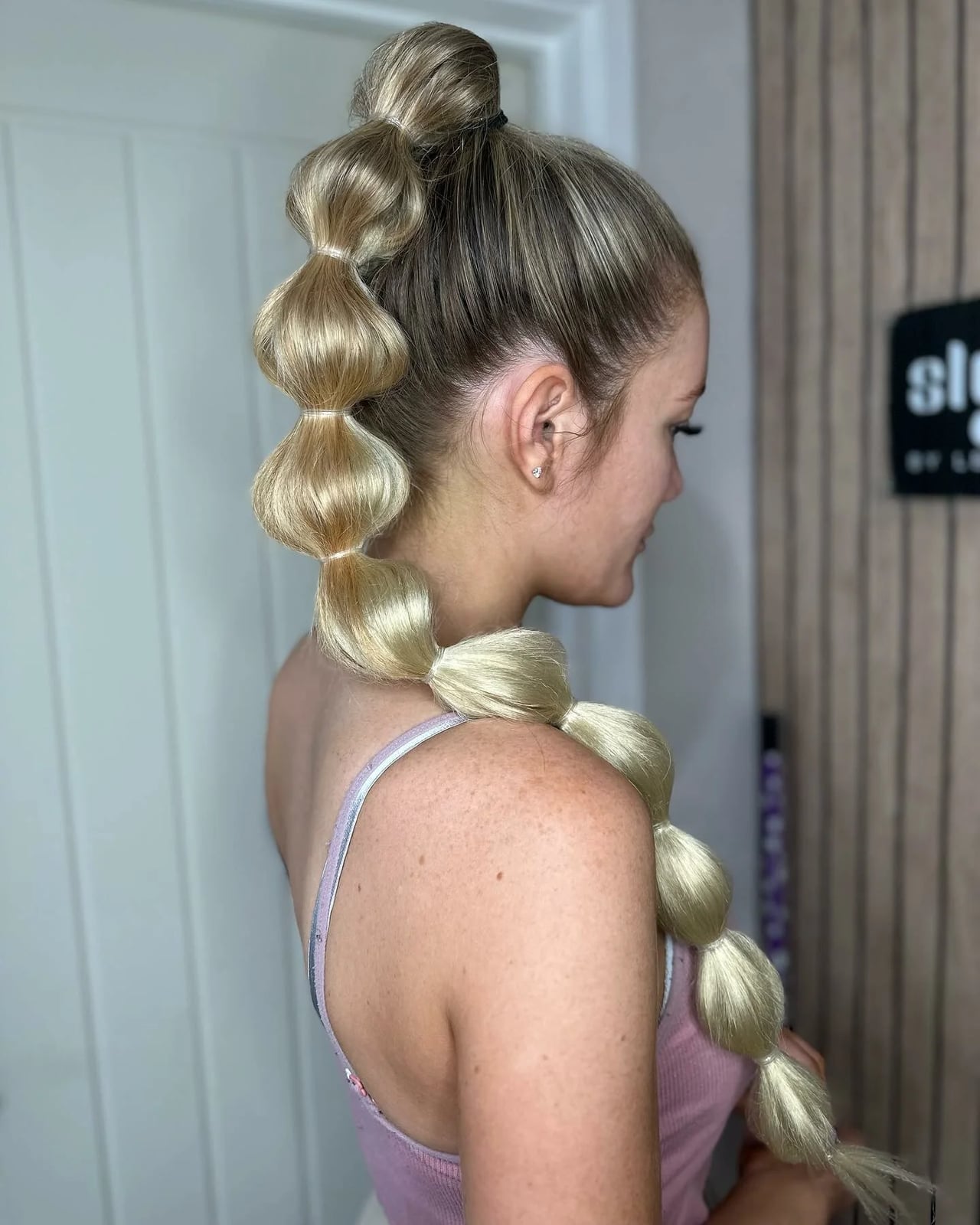 Ash Blonde Bubble Ponytail Segments Ash Blonde Bubble Ponytail Segments — Puff Ponytail 2027