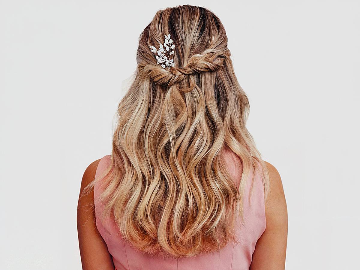 Ash Blonde Wavy Half-Up Knot Ash Blonde Wavy Half-Up Knot — Quick Quinceanera Hairstyles 2027