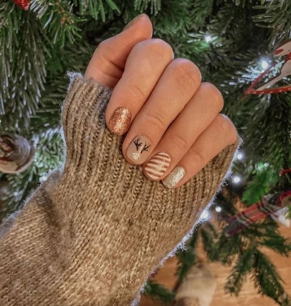 Short Square Nude Antlers Glitter Nails Short Square Nude Antlers Glitter Nails — Reindeer Nails 2026