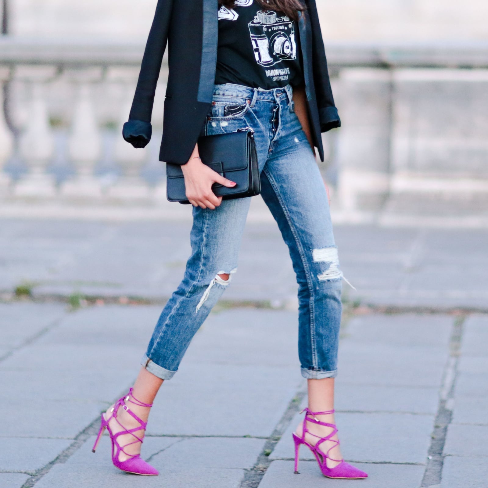 Blue ripped cropped jeans with pink lace-up heels Blue ripped cropped jeans with pink lace-up heels — Ripped Jeans 2027