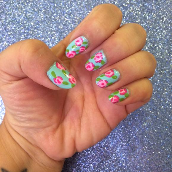 Short Oval Light Blue Rose Pattern Nails Short Oval Light Blue Rose Pattern Nails — Rose Flower Nails 2027