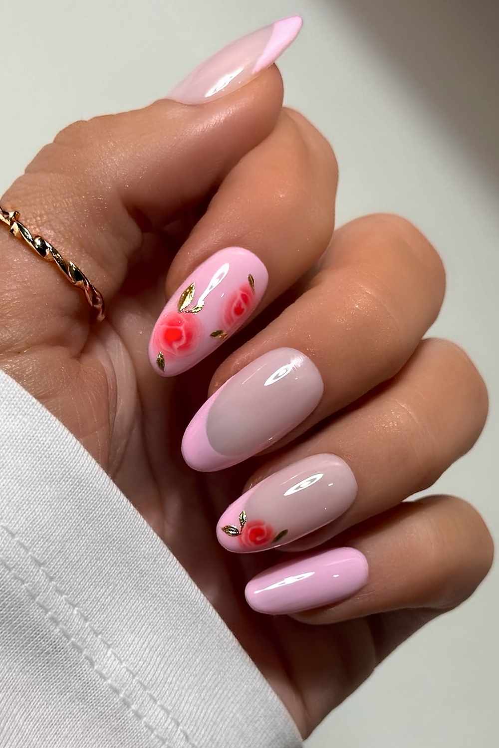 Oval Medium Pink Rose Gold Leaf Nails Oval Medium Pink Rose Gold Leaf Nails — Rose Flower Nails 2027