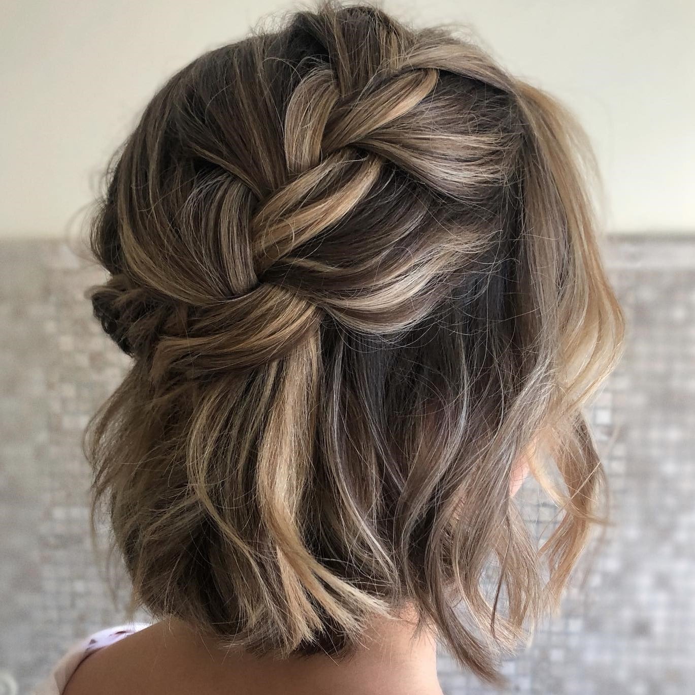 Chin Length Bob Half Up Half Down With Woven Braid Chin Length Bob Half Up Half Down With Woven Braid — Rustic Wedding Hairstyles 2027