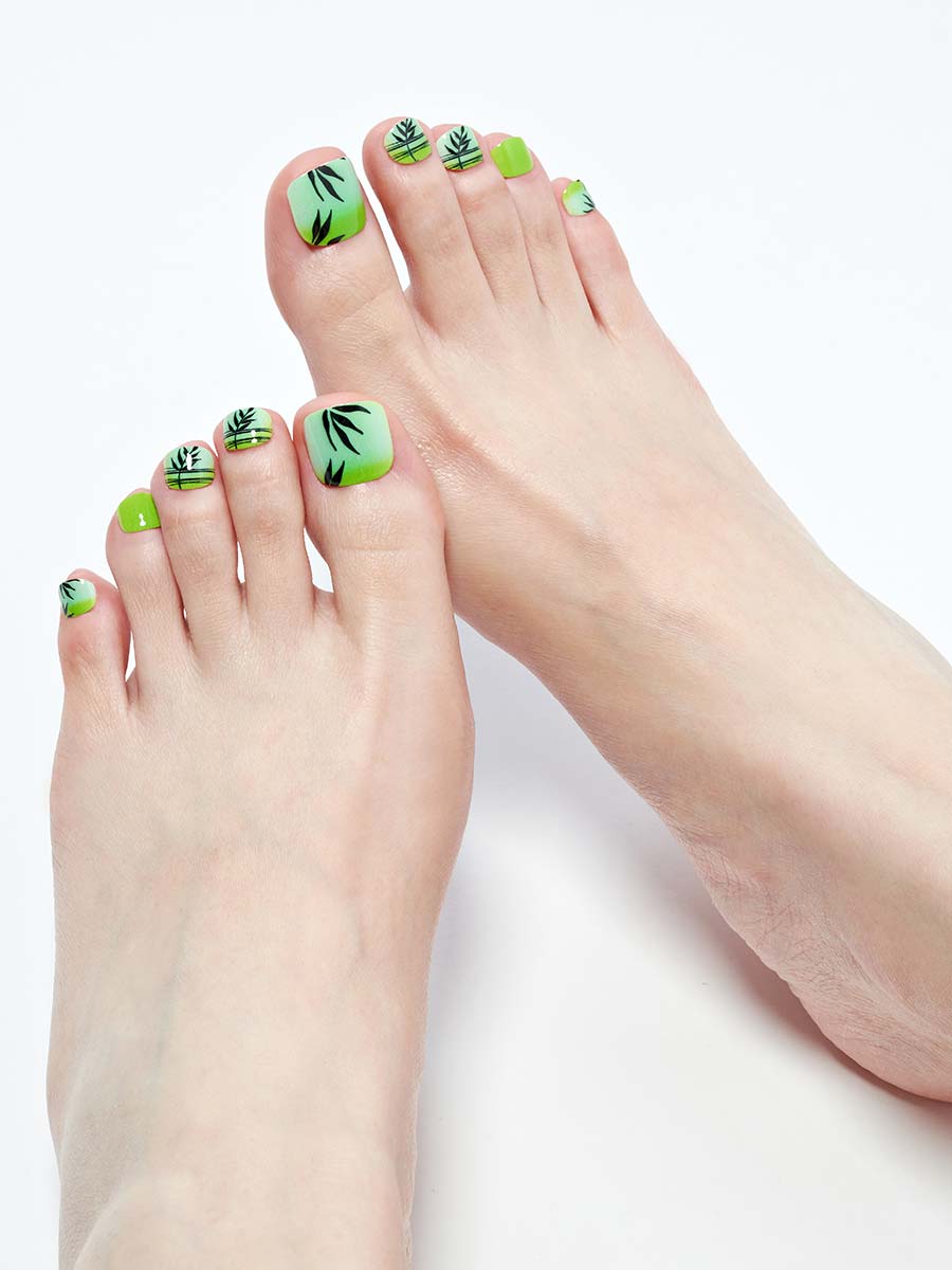 Lime To Dark Green Gradient With Bamboo Leaf Art Lime To Dark Green Gradient With Bamboo Leaf Art — Sage Green Toe Nails 2027