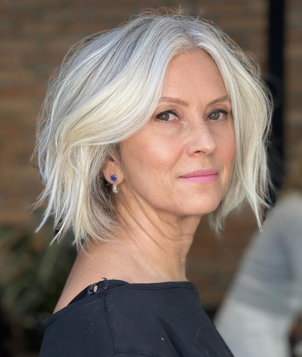Ash Blonde Lob With Soft Curtain Bangs — Senior Picture Hairstyles 2027