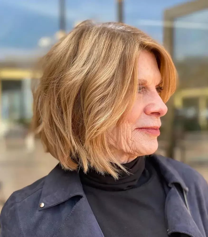 Golden Blonde Bob With Soft Waves — Senior Picture Hairstyles 2027