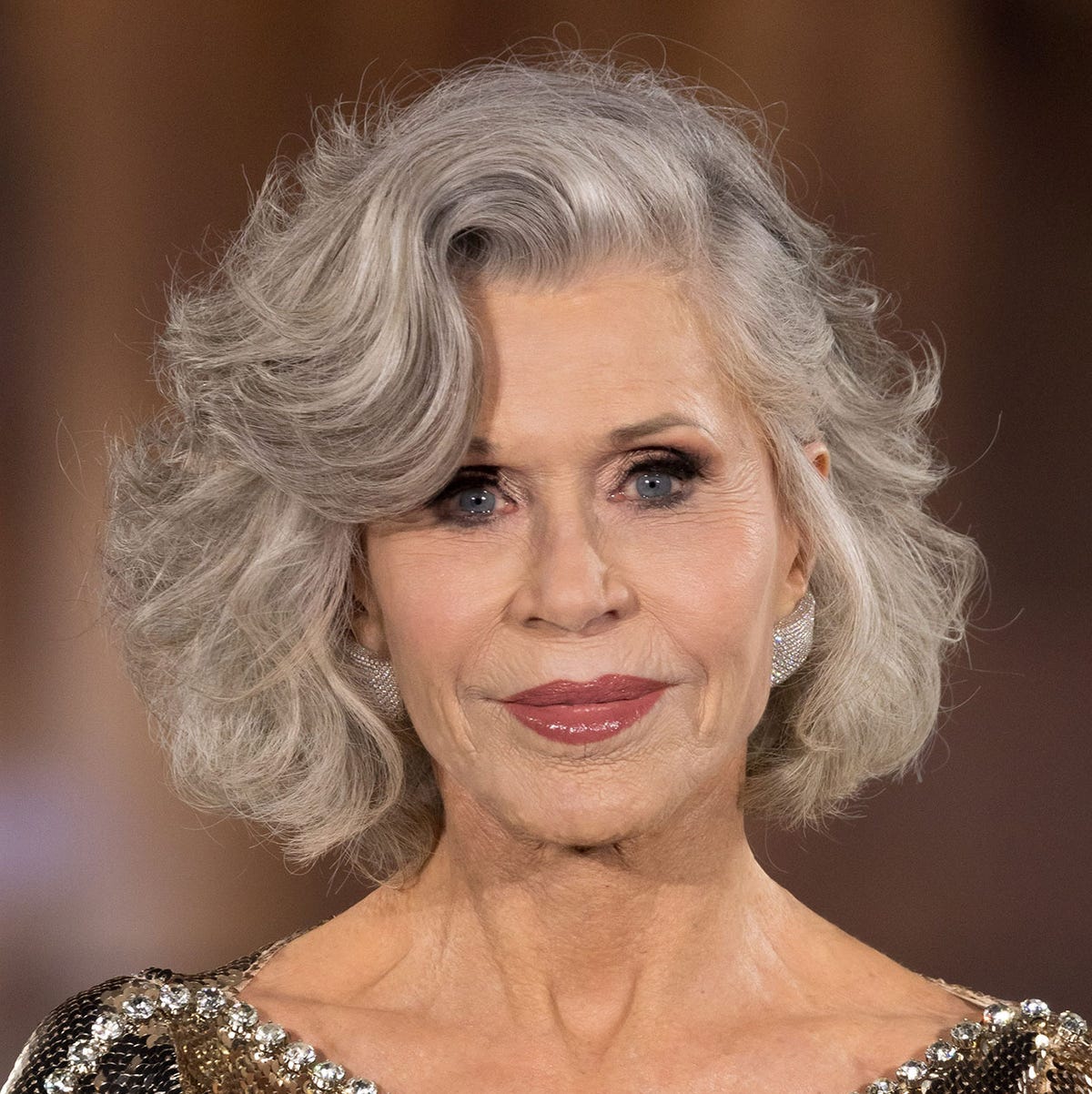 Wavy Gray Lob With Side-Swept Bangs — Senior Picture Hairstyles 2027