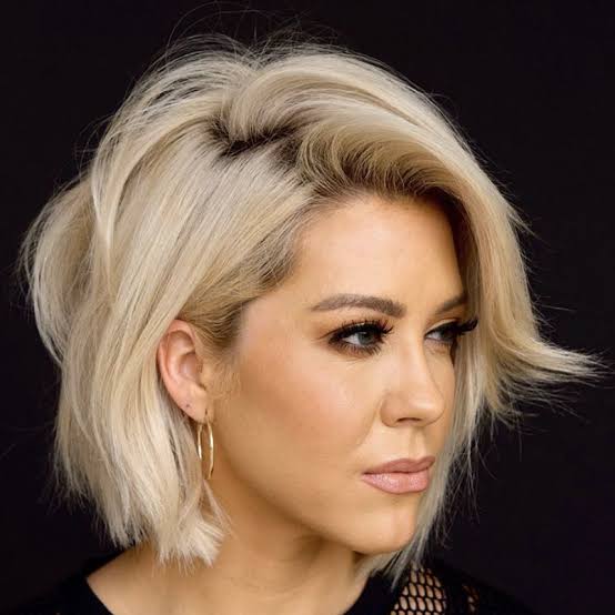 Chin-Length Blonde Bob With Textured Ends — Senior Picture Hairstyles 2027