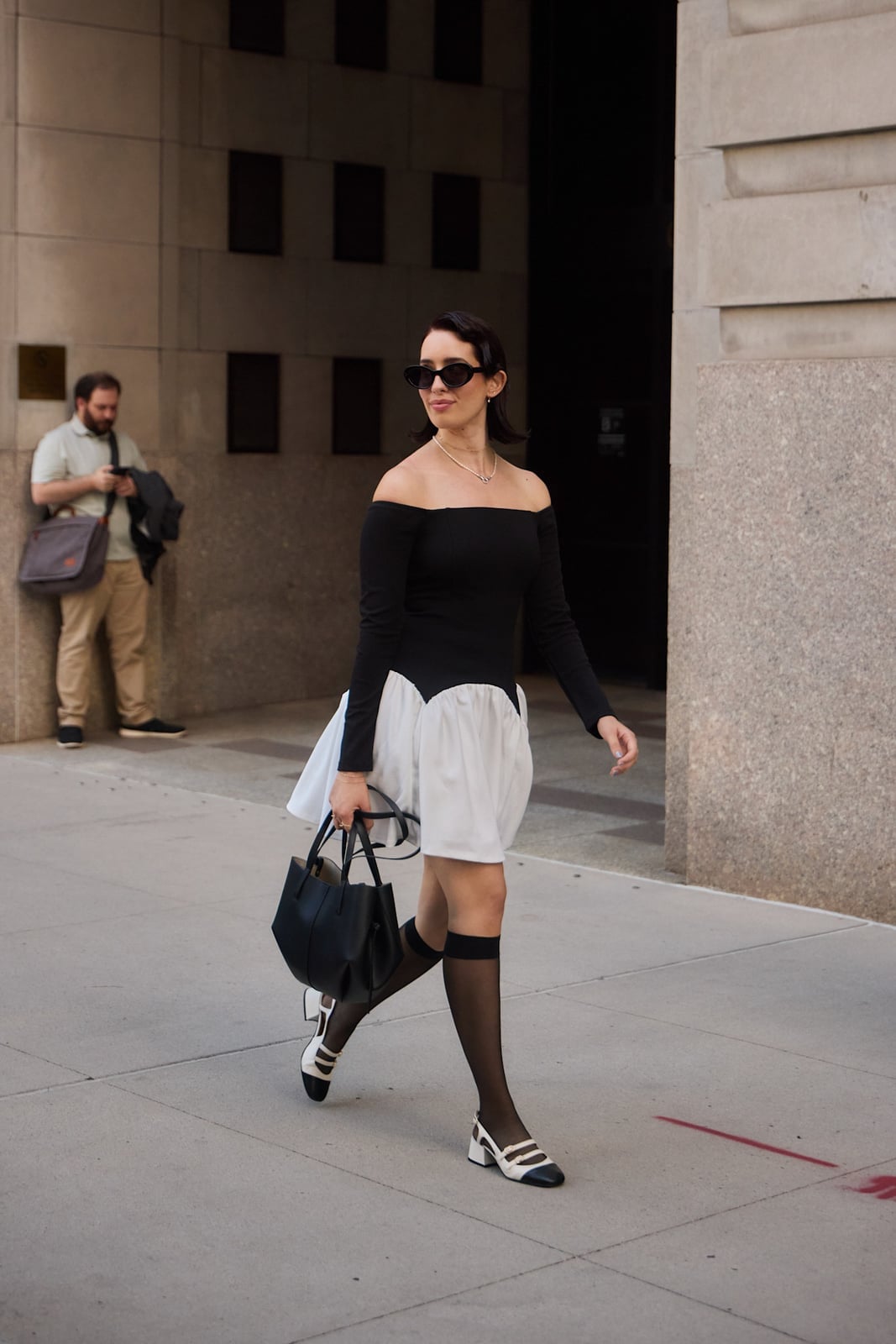 Voluminous skirt with sheer knee-high socks and two-tone heels Voluminous skirt with sheer knee-high socks and two-tone heels — Sheer Socks Outfits 2027