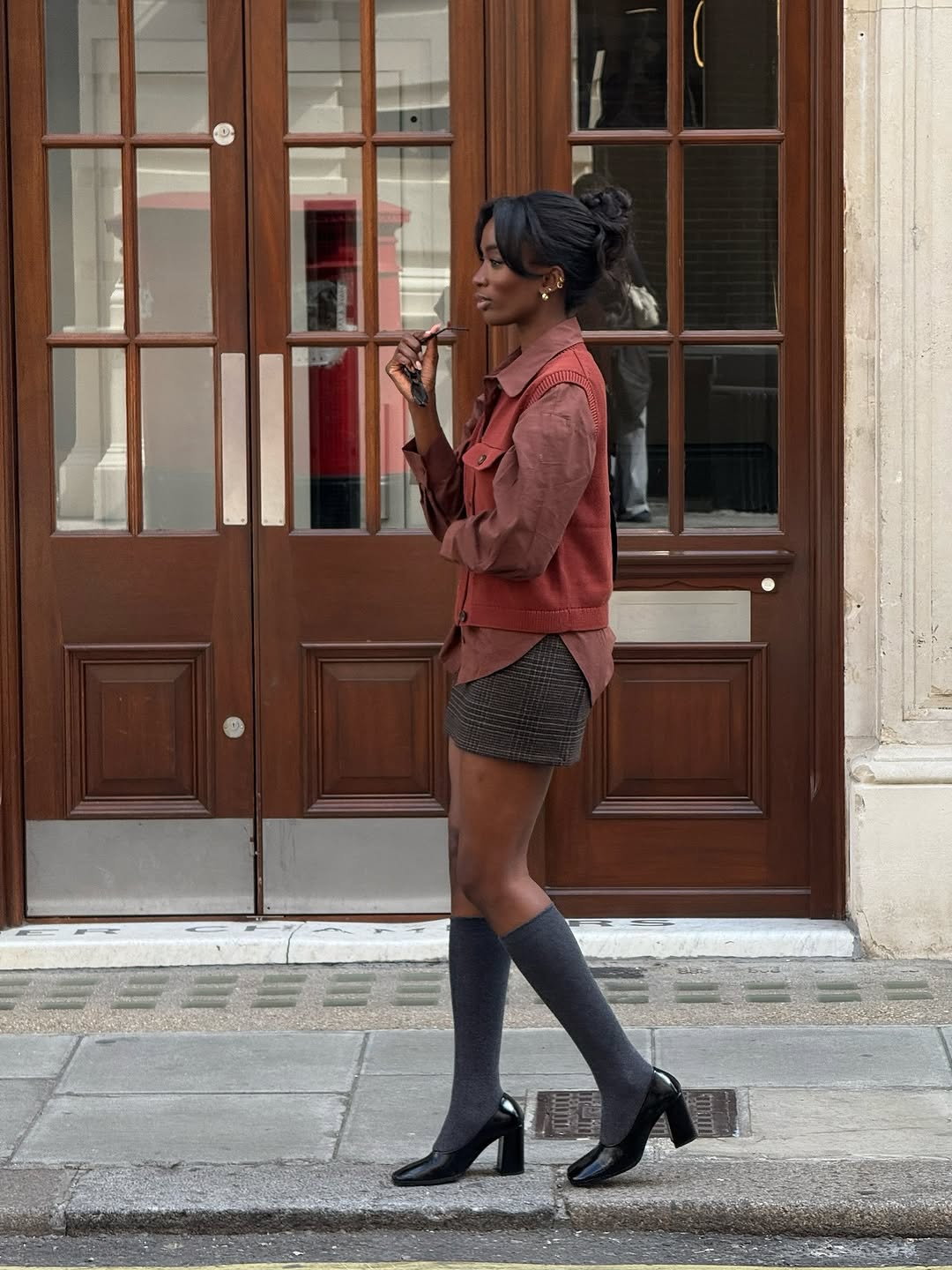 Plaid mini skirt with sheer knee-high socks and block heels Plaid mini skirt with sheer knee-high socks and block heels — Sheer Socks Outfits 2027