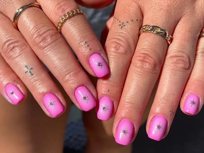 Bright Pink Starburst Decal Short Square Nails Bright Pink Starburst Decal Short Square Nails — Short Barbie Nails 2027