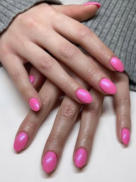 Iridescent Shimmer Pink Short Oval Nails Iridescent Shimmer Pink Short Oval Nails — Short Barbie Nails 2027