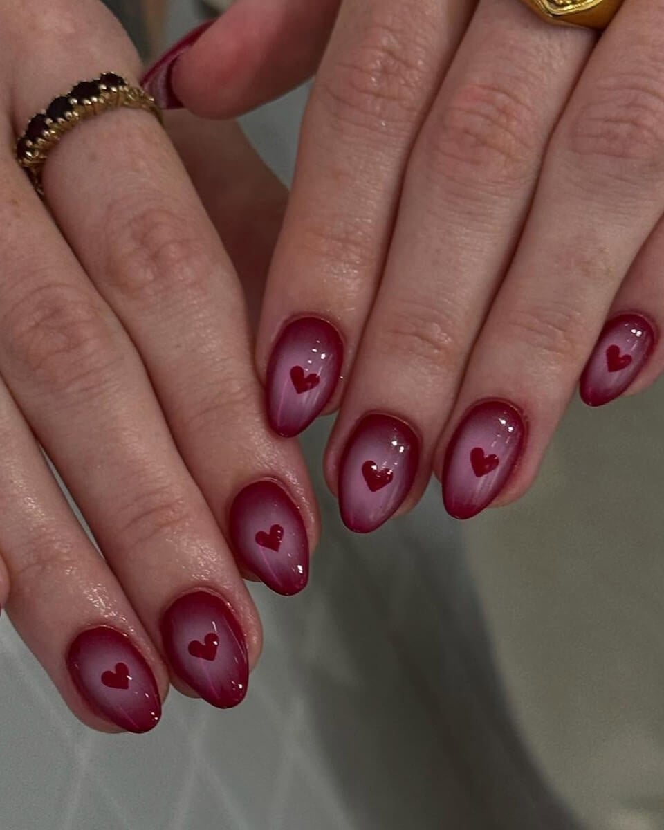 Short Oval Nails Ombre Gradient With Red Hearts Short Oval Nails Ombre Gradient With Red Hearts — Short Heart Oval Nails 2027