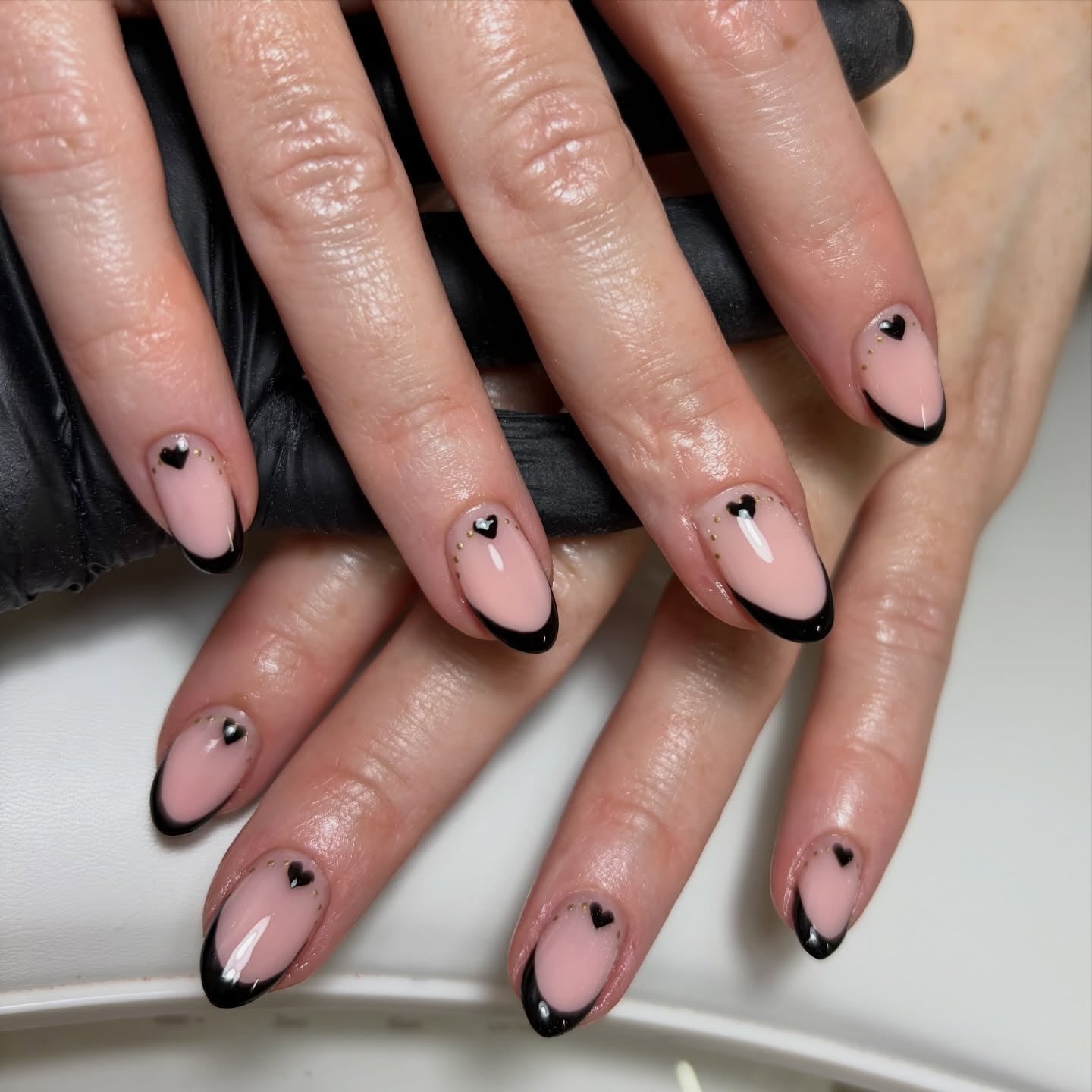 Short Oval Black French Tip Nails With Hearts Short Oval Black French Tip Nails With Hearts — Short Heart Oval Nails 2027