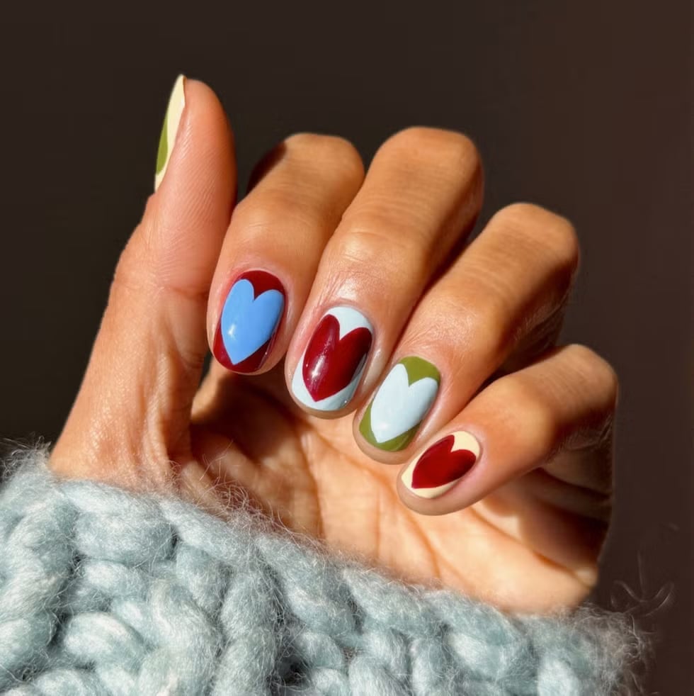 Short Oval Nails With Colorful Hand-Painted Hearts Short Oval Nails With Colorful Hand-Painted Hearts — Short Heart Oval Nails 2027