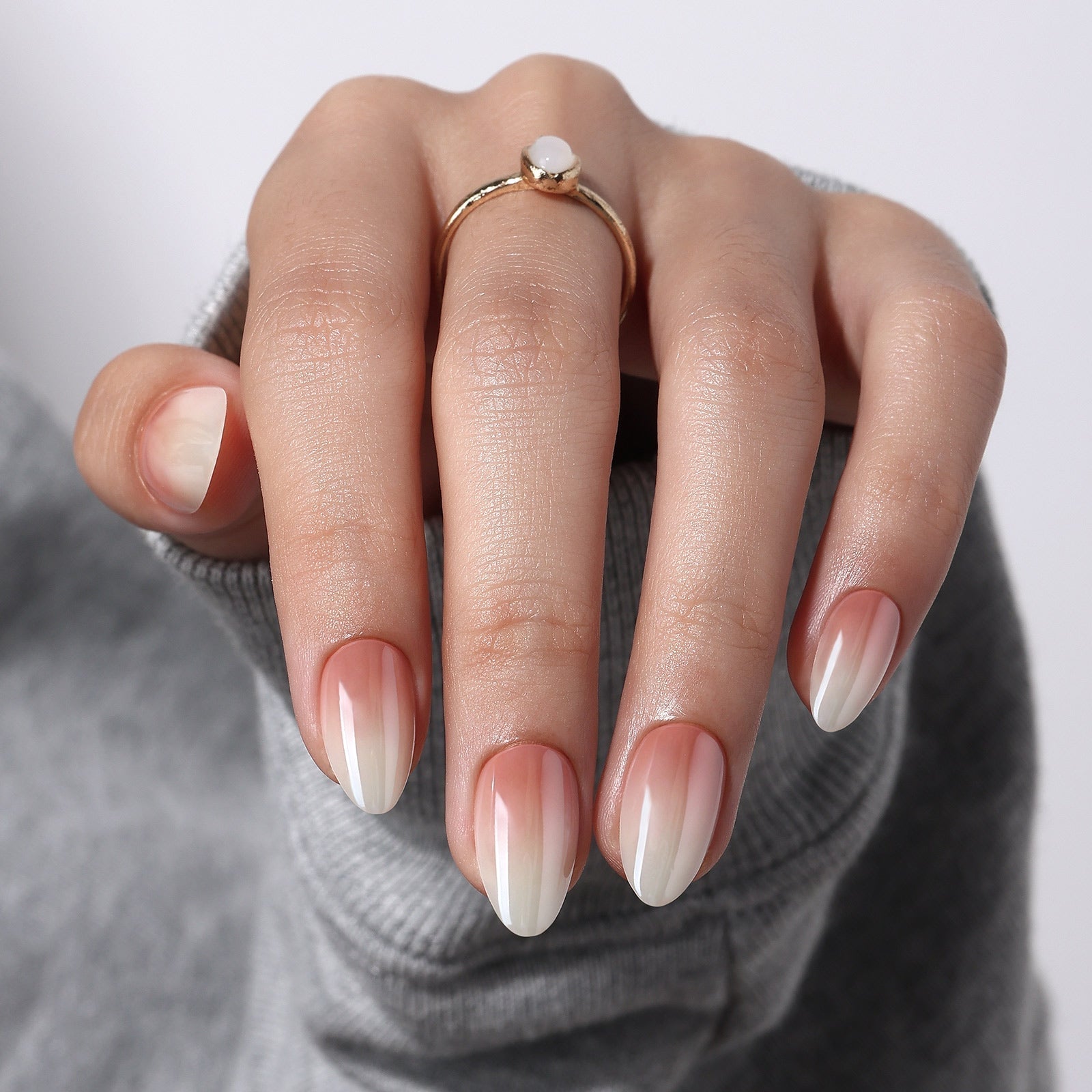 Sheer White to Peach Pink Ombre Short Almond Nails Sheer White to Peach Pink Ombre Short Almond Nails — Short Peach Nails 2027