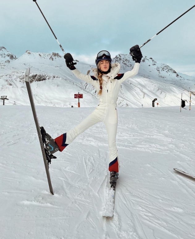 45+ Ski Outfits That Will Keep You Warm and Stylish on the Slopes! - Prada & Pearls