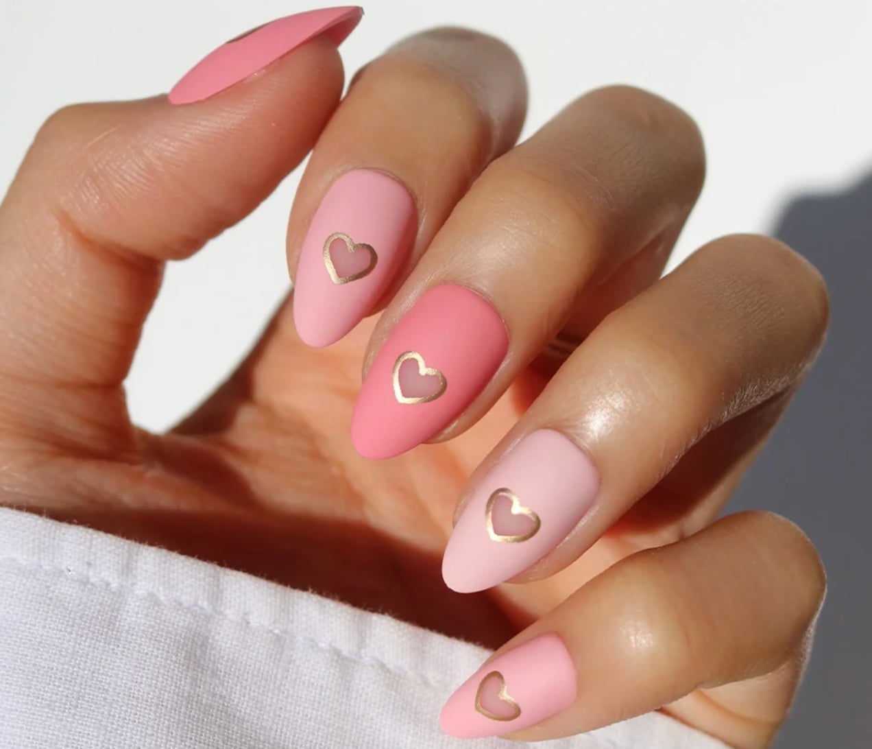 Matte Pink Almond Nails With Gold Foil Hearts Matte Pink Almond Nails With Gold Foil Hearts — Small Heart Nails 2027