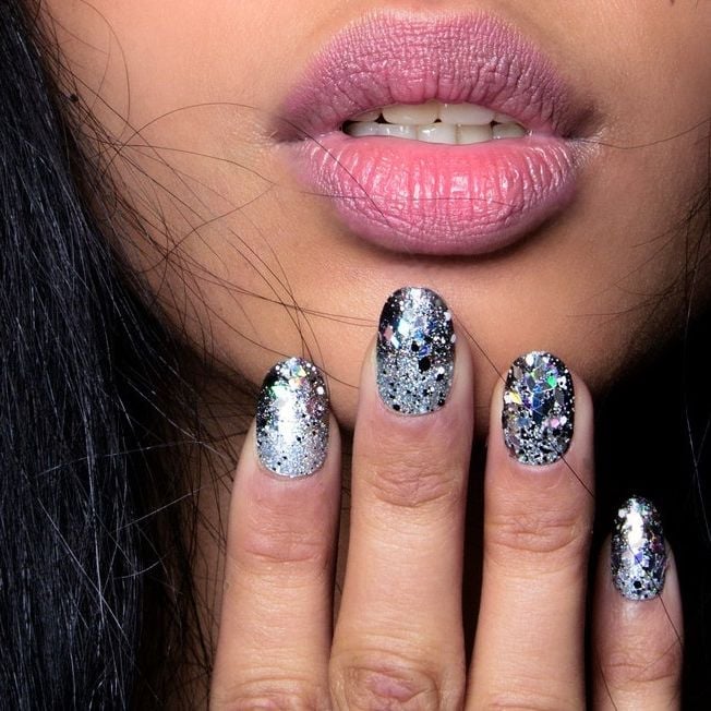 Short Oval Silver Multi-Colored Glitter Short Oval Silver Multi-Colored Glitter — Sparkly New Years Nails 2027