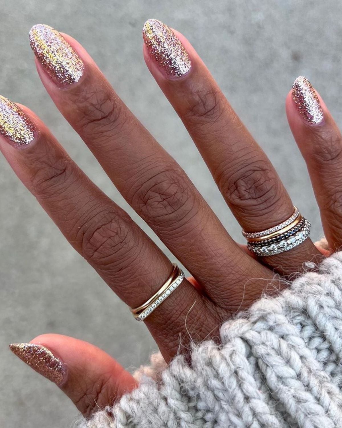 Medium Oval Champagne Rose Gold Glitter Medium Oval Champagne Rose Gold Glitter — Sparkly New Years Nails 2027