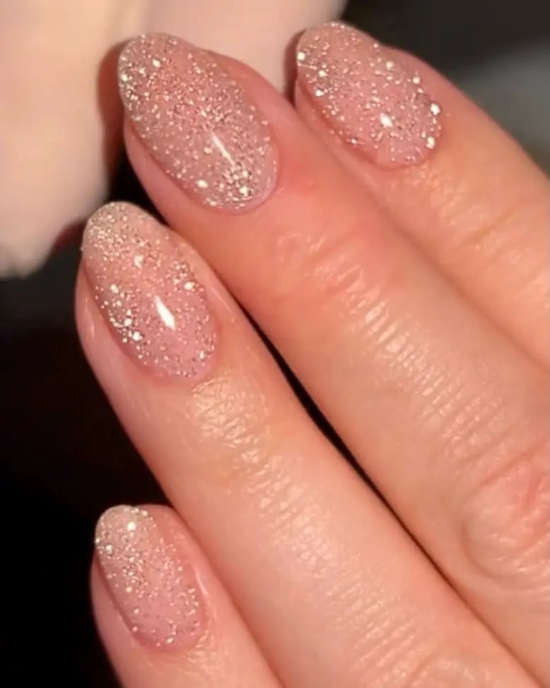 Medium Oval Sheer Pink Silver Glitter Medium Oval Sheer Pink Silver Glitter — Sparkly New Years Nails 2027