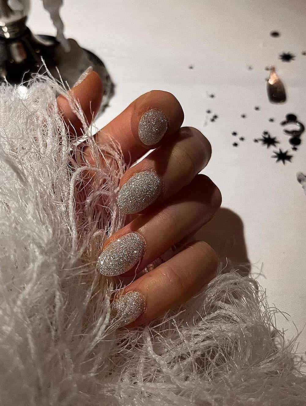 Medium Oval All-Over Silver Glitter Medium Oval All-Over Silver Glitter — Sparkly New Years Nails 2027
