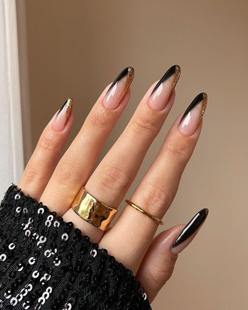 Long Stiletto Black French Glitter Tips Long Stiletto Black French Glitter Tips — Sparkly New Years Nails 2027