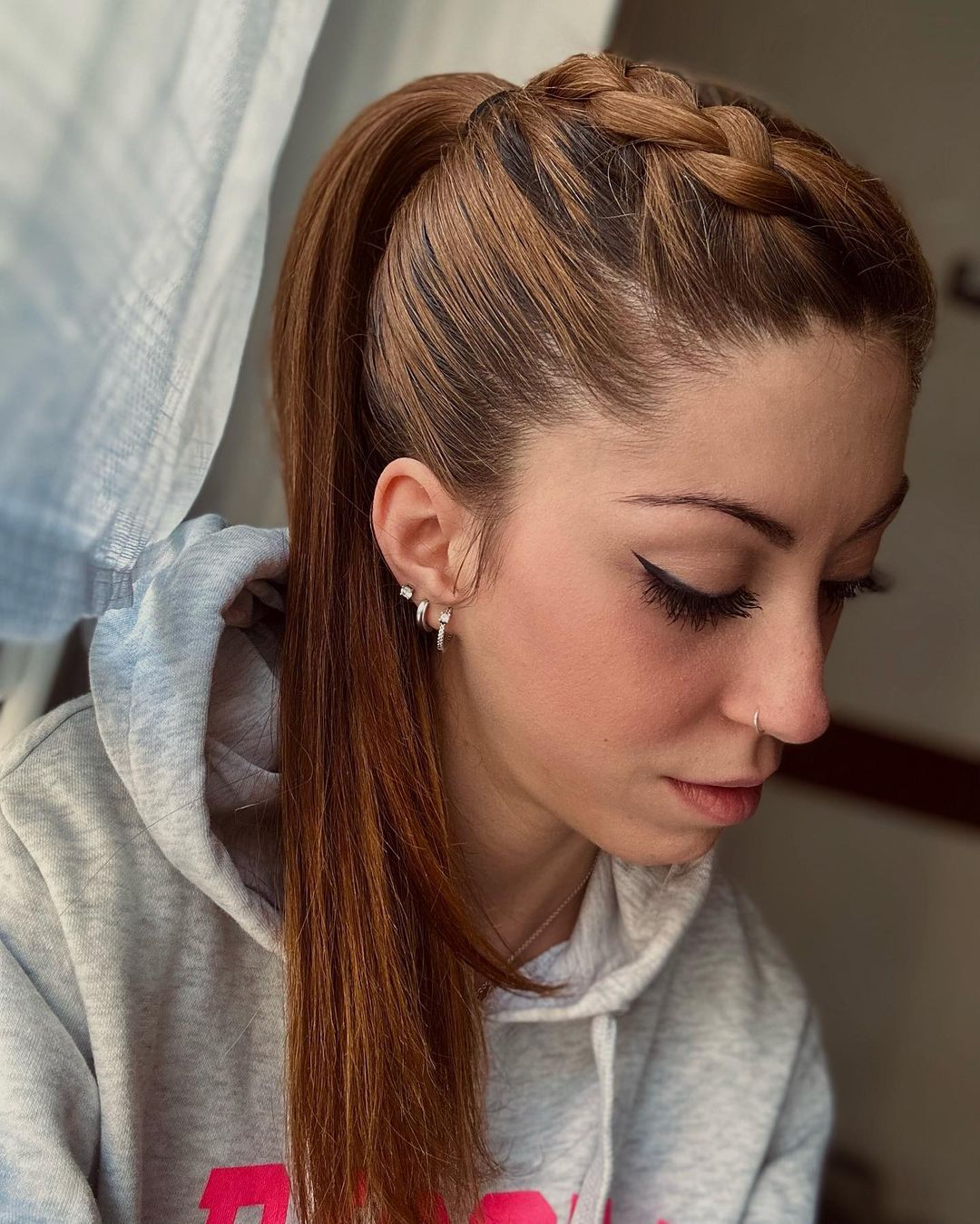 Fine Reddish-Brown Hair High Ponytail Fine Reddish-Brown Hair High Ponytail — Sporty Gym Hairstyles 2027