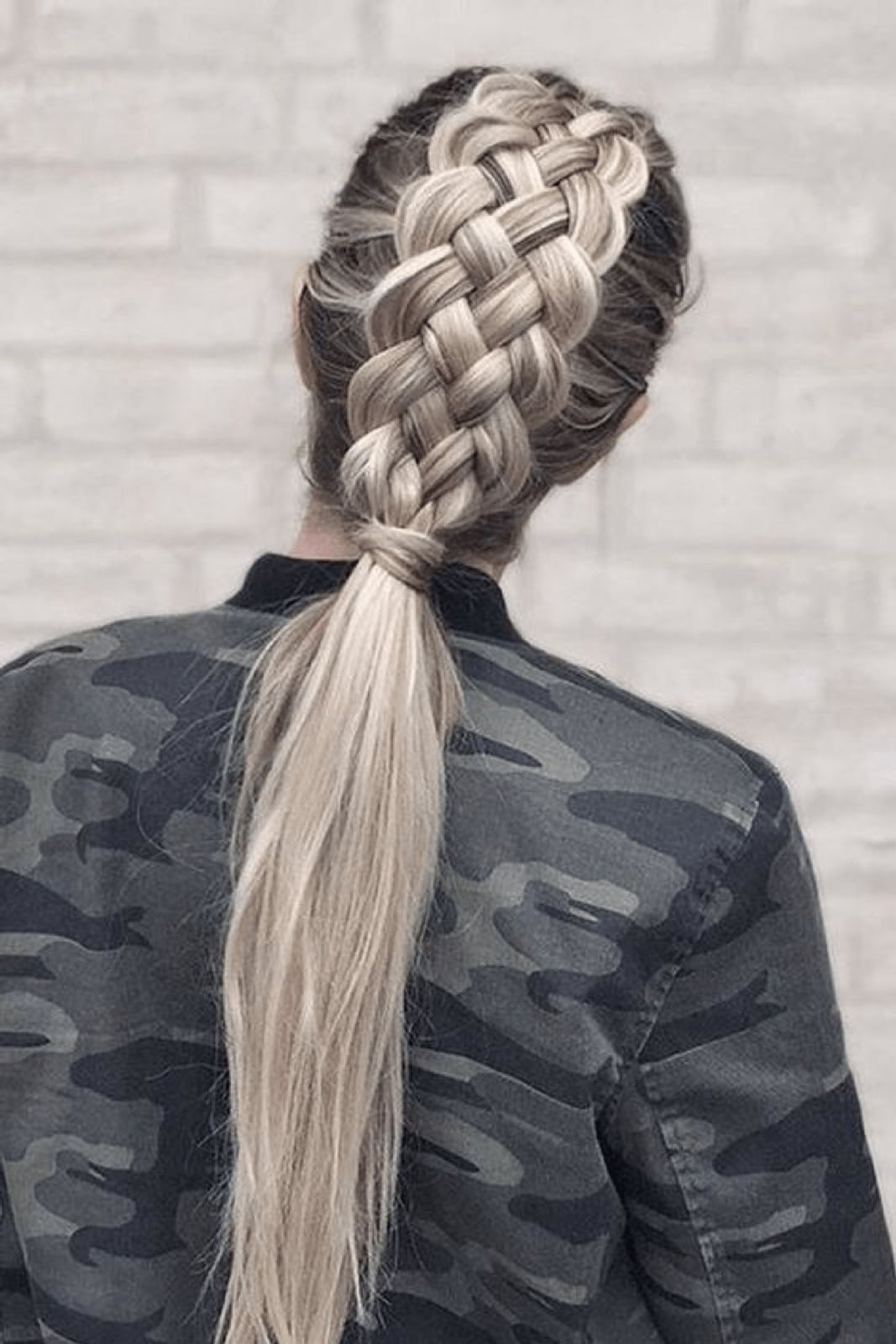 Wavy Blonde Ponytail With Fishtail Braid Wavy Blonde Ponytail With Fishtail Braid — Sporty Gym Hairstyles 2027