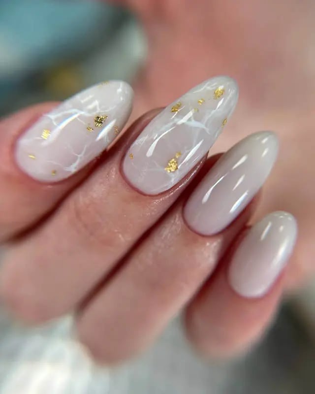 Marble Gold Foil Oval Medium Nails Marble Gold Foil Oval Medium Nails — Spring Wedding Nails 2027