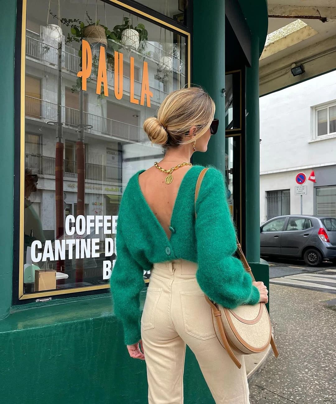Oversized emerald green mohair cardigan with cream trousers Oversized emerald green mohair cardigan with cream trousers — St Patricks Day Outfits 2027