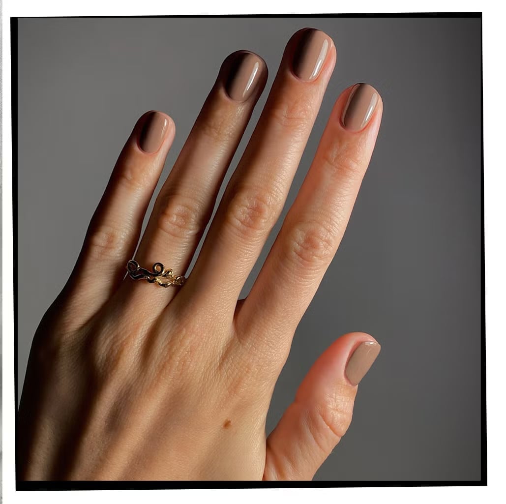 Short Squoval Neutral Taupe Polish, Glossy Short Squoval Neutral Taupe Polish, Glossy — Taupe Nails 2027