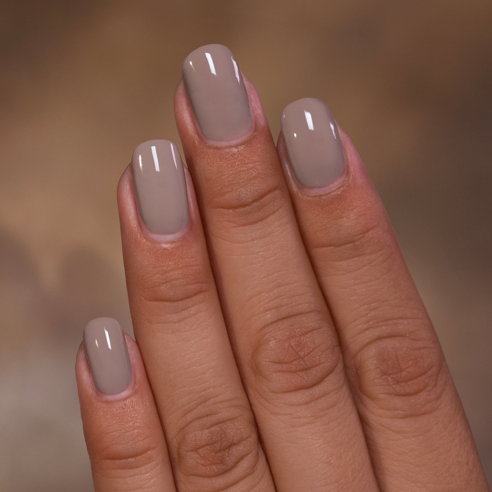 Short Oval Mushroom Taupe High-Gloss Nails Short Oval Mushroom Taupe High-Gloss Nails — Taupe Nails 2027