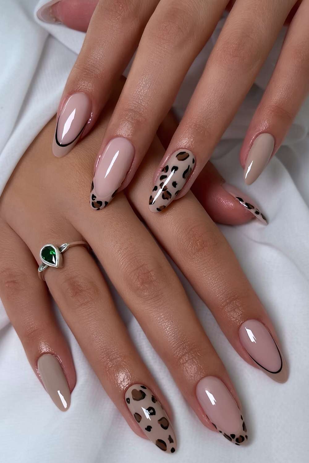 Medium Almond Taupe Leopard Print Accents Medium Almond Taupe Leopard Print Accents — Taupe Nails 2027