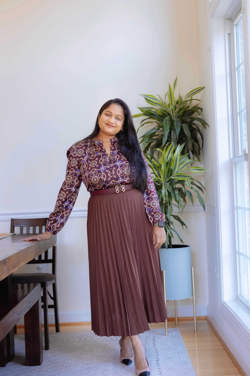Printed Blouse and Brown Pleated Midi Skirt Printed Blouse and Brown Pleated Midi Skirt — Thanksgiving Dinner Outfits 2026