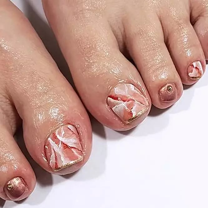 Marble Rose Gold Accent Glossy Short Natural Toes — Toe Nails 2027 for Pale Skin