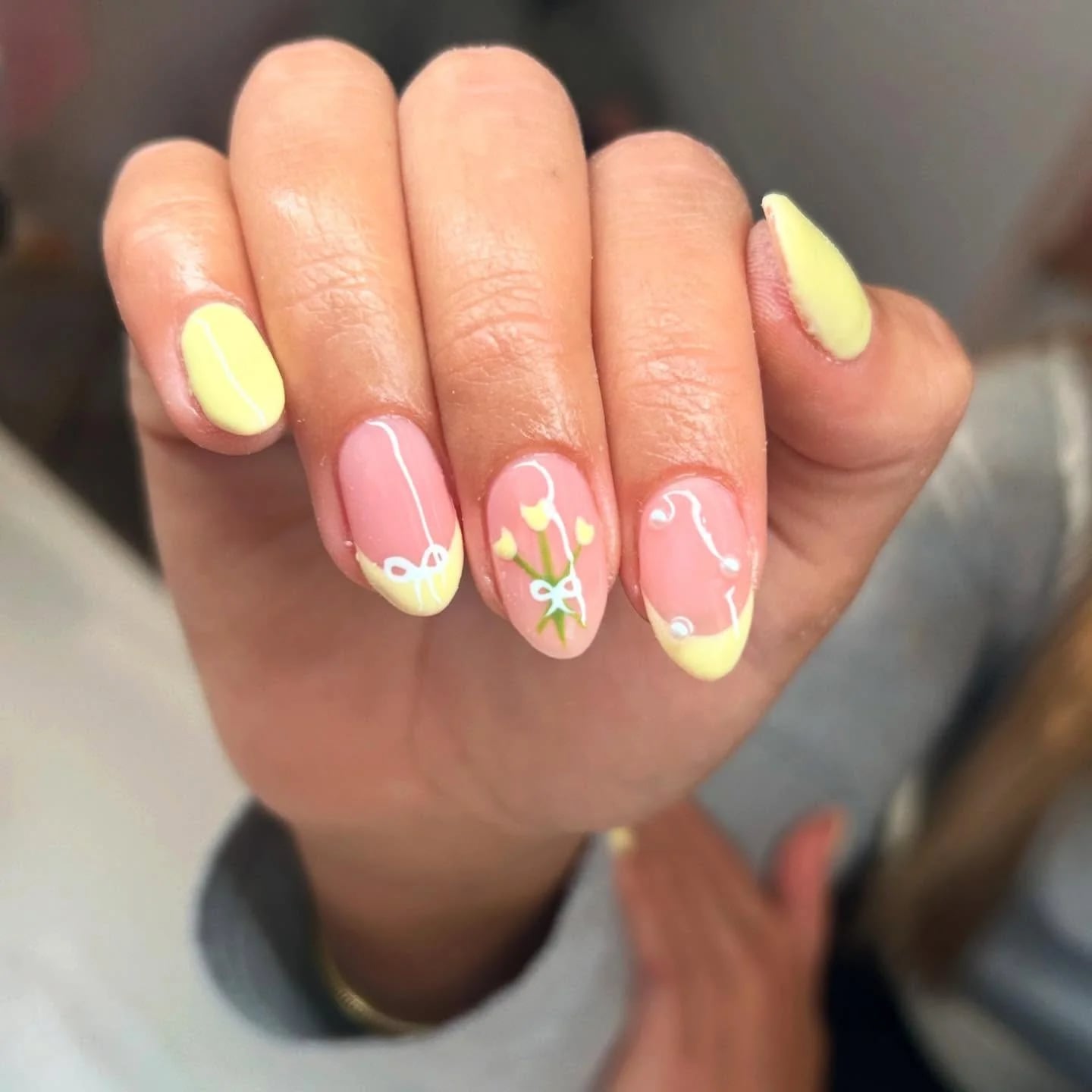 Spring Flower Nail Ideas Roundup Spring Flower Nail Ideas Roundup — Tulip Flower Nails 2027