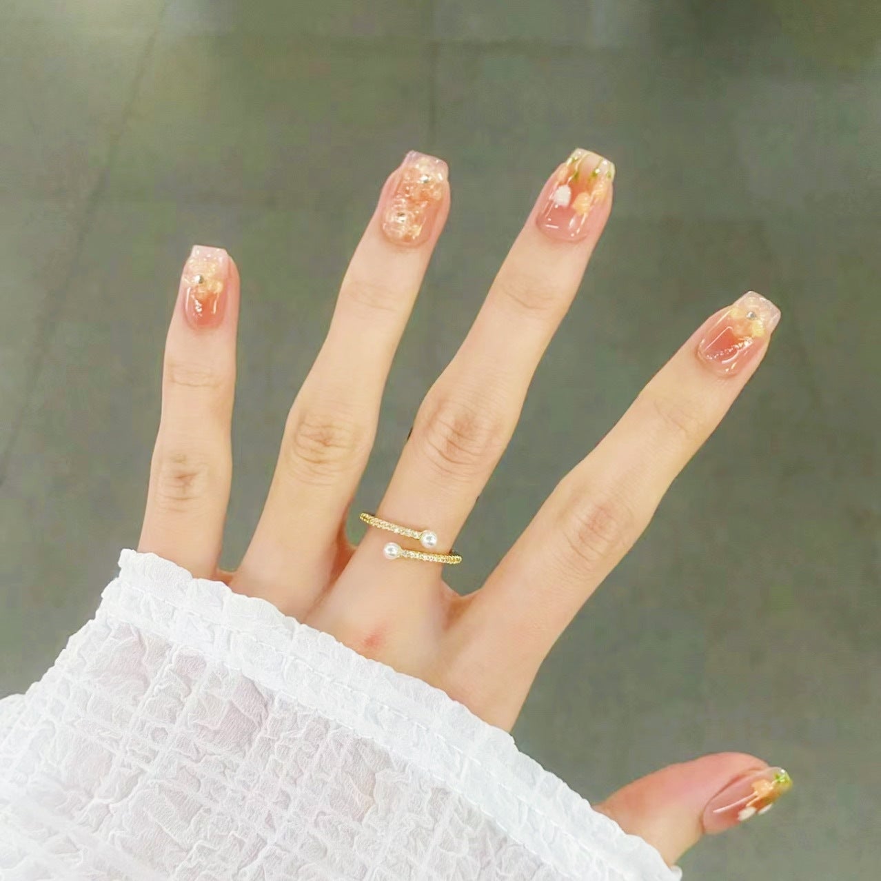 Short Square Clear 3D Tulip Nails Short Square Clear 3D Tulip Nails — Tulip Flower Nails 2027