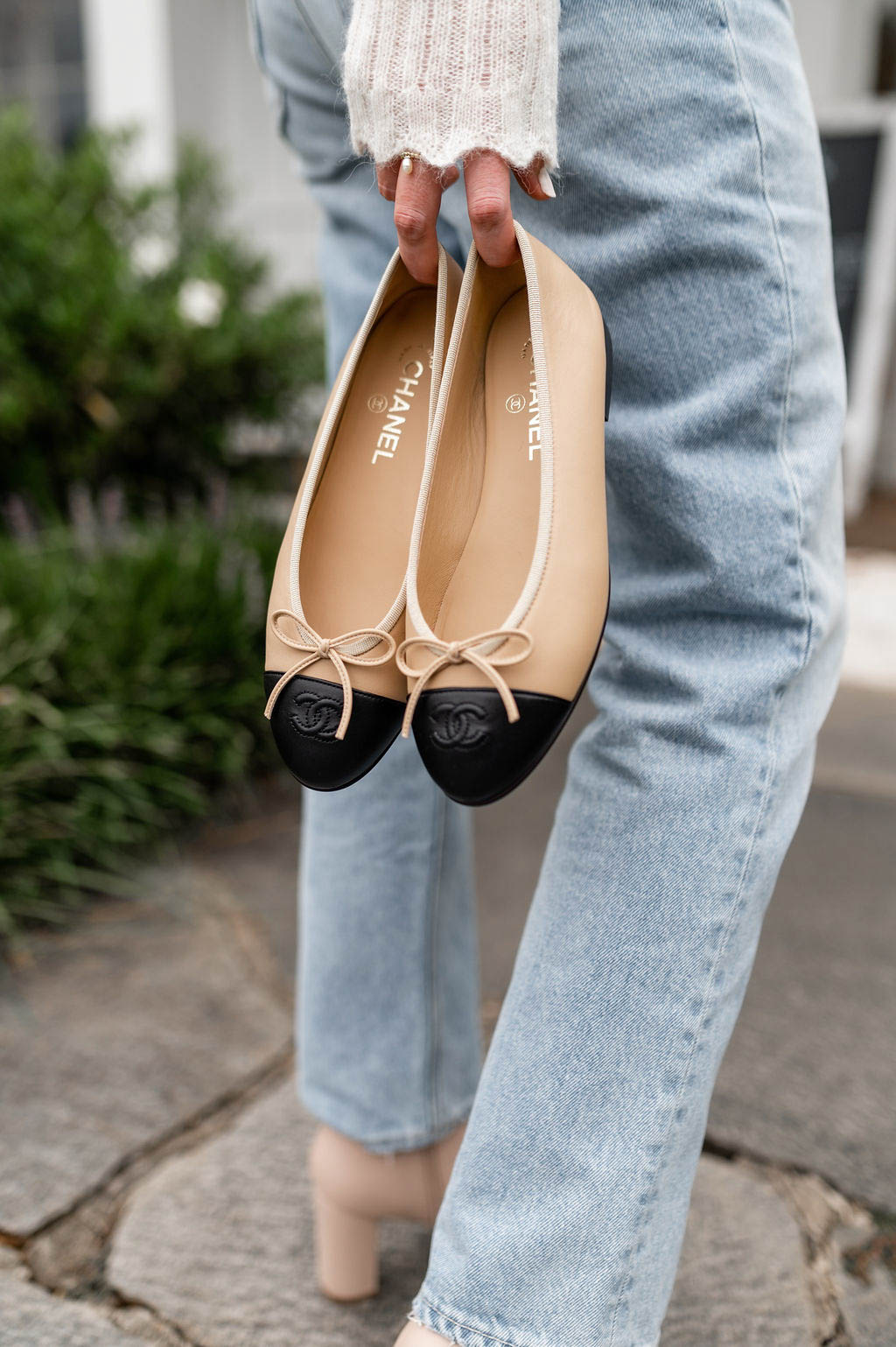 Close Up on Two Tone Flats With Denim and Knit, Straight Leg Jeans Close Up on Two Tone Flats With Denim and Knit, Straight Leg Jeans — Two Tone Flats Outfits 2027