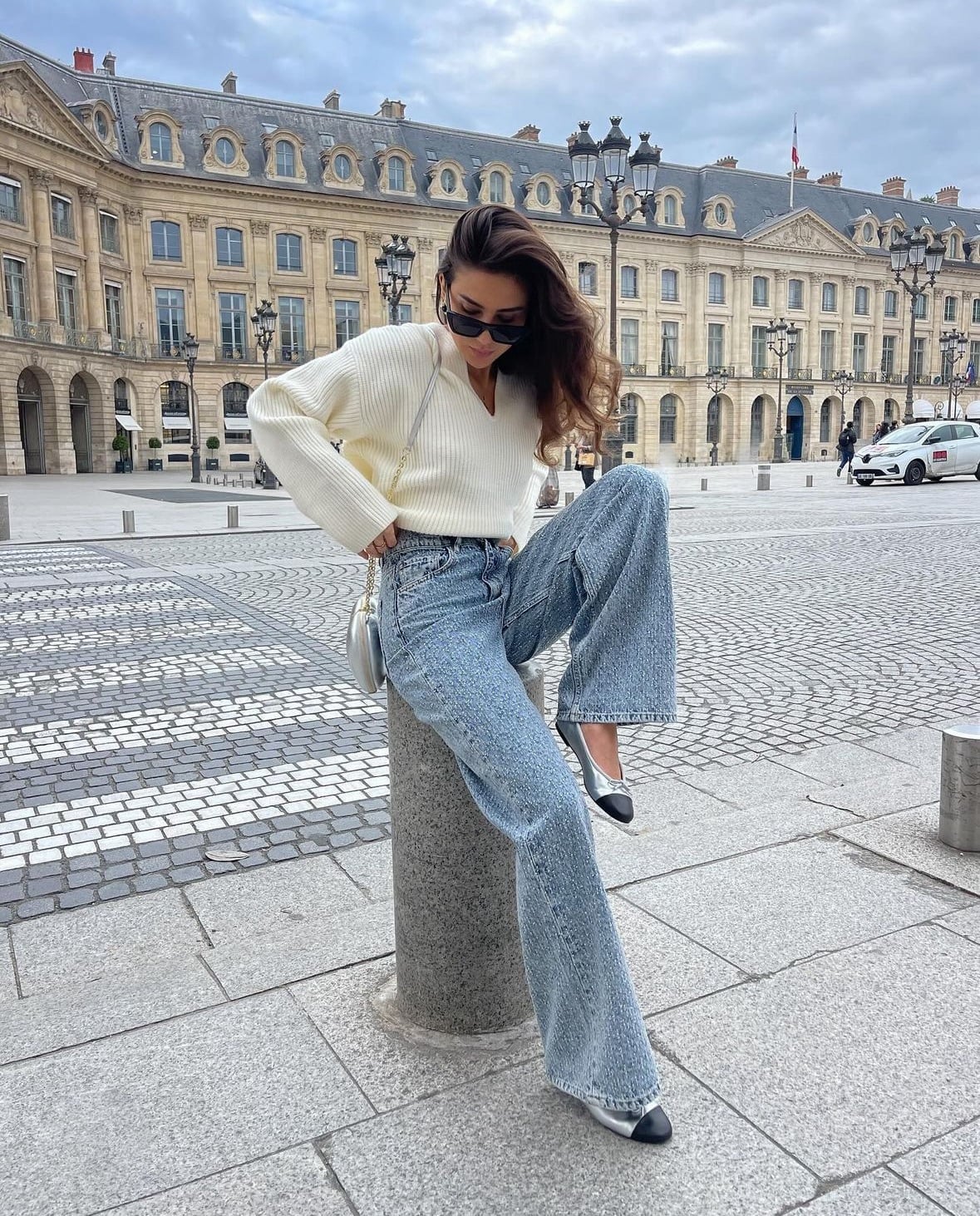 Casual Chic With Wide Leg Jeans and Two Tone Flats Casual Chic With Wide Leg Jeans and Two Tone Flats — Two Tone Flats Outfits 2027