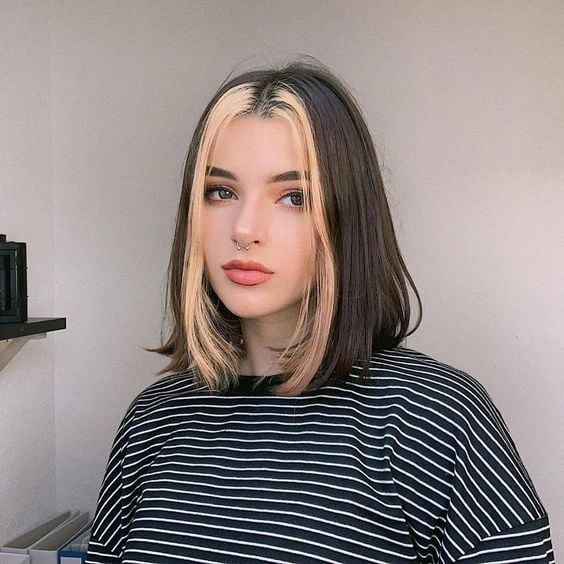 Collarbone Lob With Straight Blonde Face-Framing Collarbone Lob With Straight Blonde Face-Framing — Two Tone Hair 2027