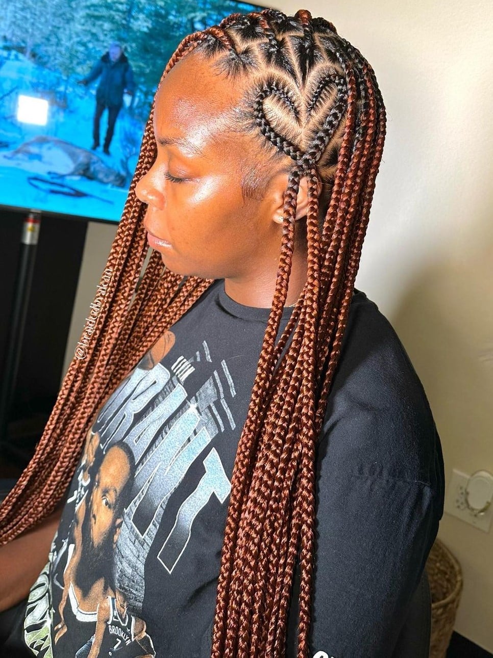 Mid-Back Braids With Heart Shaped Parting Brown Lighter Brown Mid-Back Braids With Heart Shaped Parting Brown Lighter Brown — Two Tone Knotless Braids 2027