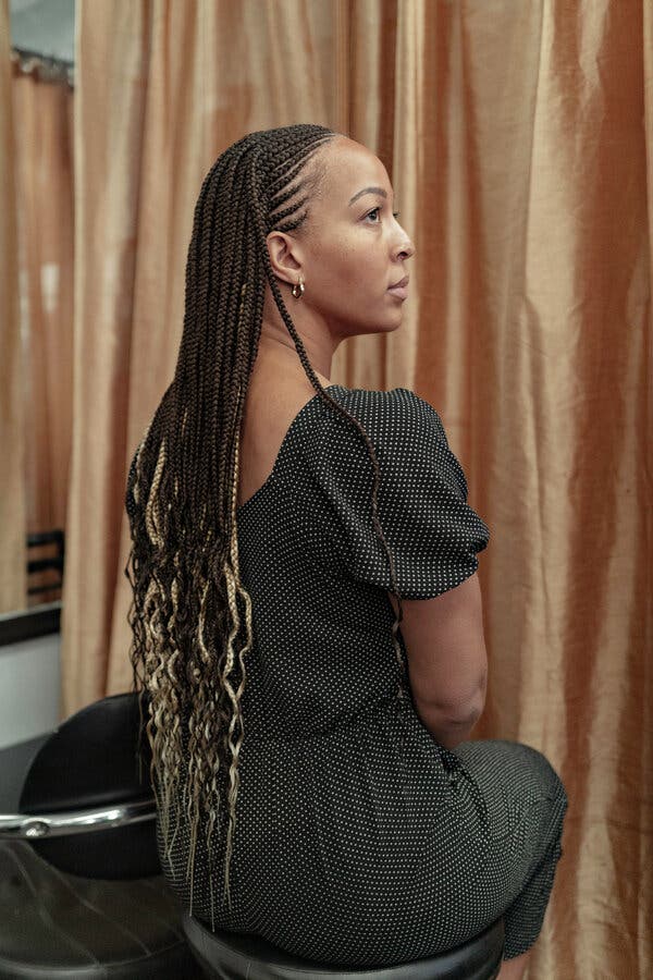 Mid-Back Knotless Braids Dark Brown With Blonde Tips, Medium Density Mid-Back Knotless Braids Dark Brown With Blonde Tips, Medium Density — Two Tone Knotless Braids 2027