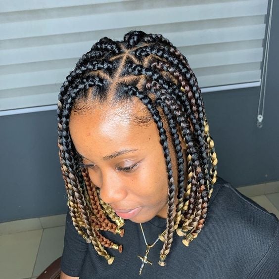 Shoulder Length Bob Braids Black To Blonde Ombre Wavy Shoulder Length Bob Braids Black To Blonde Ombre Wavy — Two Tone Knotless Braids 2027