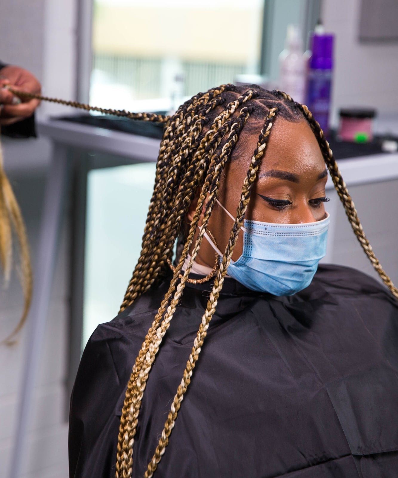 Two-Toned Box Braids Protective Natural Hairstyle Two-Toned Box Braids Protective Natural Hairstyle — Two Tone Knotless Braids 2027